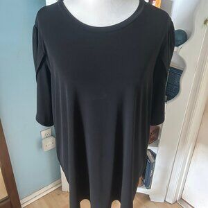 Michael Michael Kors black top, 2X, tulip sleeves